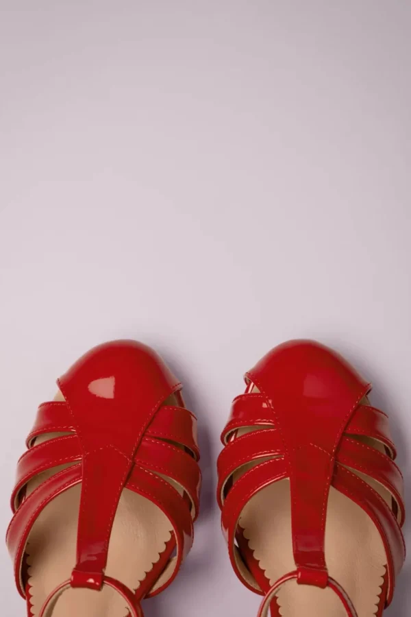 Dance Me To The Stars Pumps In Rood-Banned Retro New